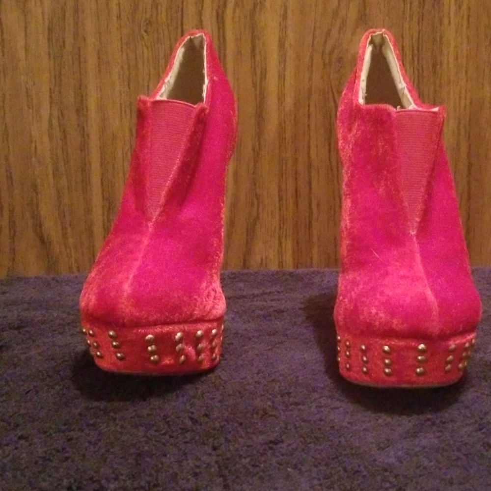 Red Chic Shoes - Picture 2 of 4